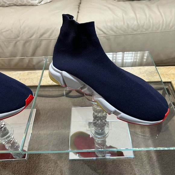 Nice luxury sneakers good condition worn three times - Picture 3 of 6